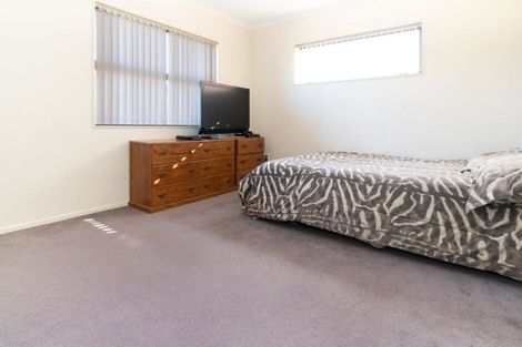 Photo of property in 59a Hewlett Road, Massey, Auckland, 0614