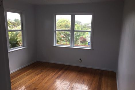 Photo of property in 5 Glen Marine Parade, Glendene, Auckland, 0602