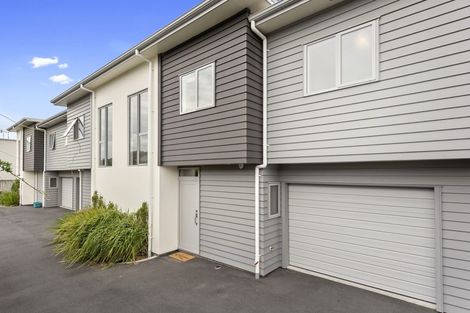 Photo of property in 2/144 Old Farm Road, Hamilton East, Hamilton, 3216