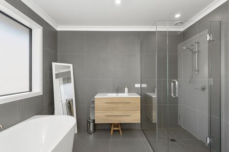 Photo of property in 24 King Street, Coalgate, 7673