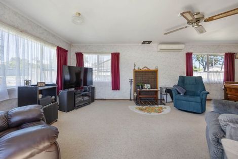 Photo of property in 79 Oreil Avenue, West Harbour, Auckland, 0618