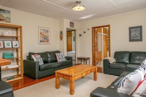 Photo of property in 3 Papawai Road, Greytown, 5712