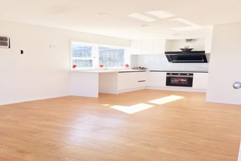 Photo of property in 10 Kereru Street, Henderson, Auckland, 0612