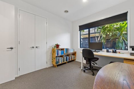 Photo of property in 5 Augusta Grove, Waiwhakaiho, New Plymouth, 4312