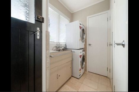 Photo of property in 94 Colwill Road, Massey, Auckland, 0614