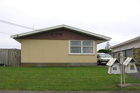 Photo of property in 20-20a Tararua Terrace, Cloverlea, Palmerston North, 4412