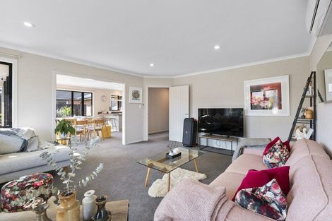 Photo of property in 16 Chestnut Close, Kelvin Grove, Palmerston North, 4414