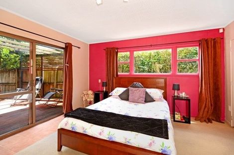 Photo of property in 1/556 East Coast Road, Windsor Park, Auckland, 0630