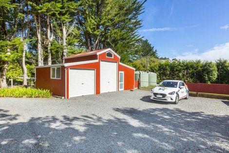 Photo of property in 196 Katherine Mansfield Drive, Whitemans Valley, Upper Hutt, 5371