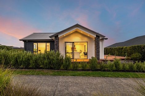 Photo of property in 84 Maurice Kelly Road, Wainui, 0932