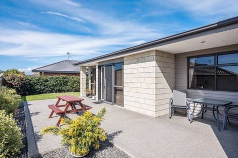 Photo of property in 25 Consort Close, Paraparaumu Beach, Paraparaumu, 5032