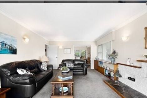Photo of property in 88 Chivalry Road, Glenfield, Auckland, 0629