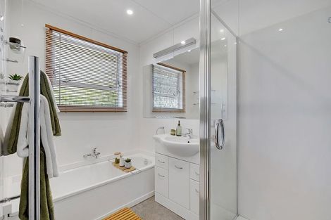 Photo of property in 14 Hicks Close, Whitby, Porirua, 5024