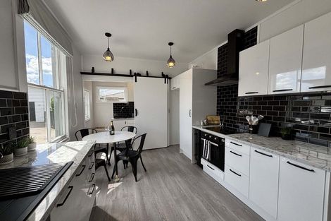 Photo of property in 10a Hereford Street, West End, Palmerston North, 4410