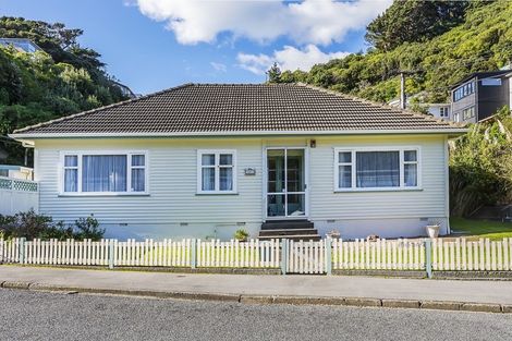 Photo of property in 181 Houghton Bay Road, Houghton Bay, Wellington, 6023