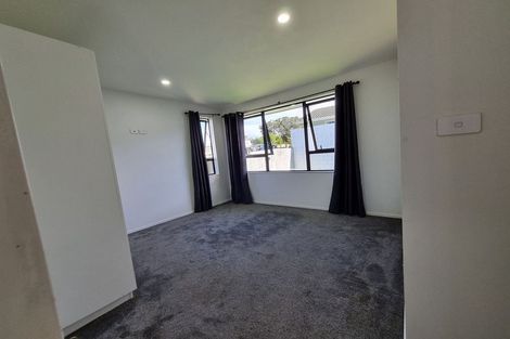 Photo of property in 2 Arnhem Place, Pukekohe, 2120