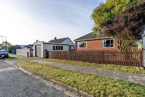 Photo of property in 16 Lockerbie Street, Turnbull Thomson Park, Invercargill, 9810