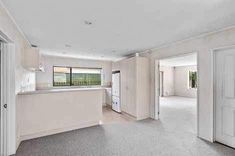 Photo of property in 19 Sturges Road, Henderson, Auckland, 0612