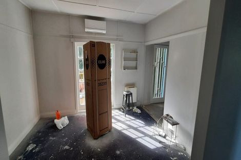 Photo of property in 6 Semeloff Terrace, Aro Valley, Wellington, 6021