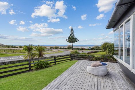 Photo of property in 3428 Pourerere Beach Road, Pourerere, Omakere, 4271