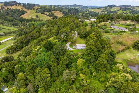 Photo of property in 43b Hook Road, Paparoa, 0571