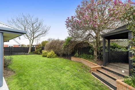 Photo of property in 1 Oaktree Lane, Bishopdale, Christchurch, 8053