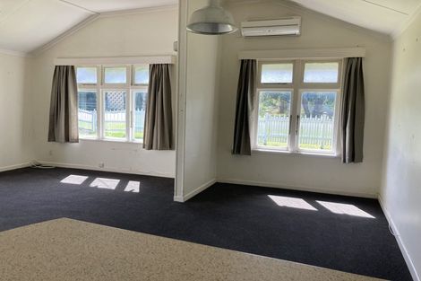 Photo of property in 15 Manuka Street, Otaki Beach, Otaki, 5512