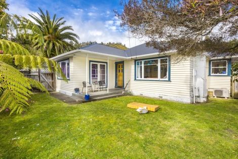 Photo of property in 6 Homedale Road, Wainuiomata, Lower Hutt, 5014