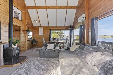 Photo of property in 28a Hoylake Place, Wattle Downs, Auckland, 2103