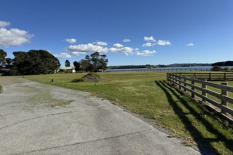 Photo of property in 17 Goble Road, Clarks Beach, 2679