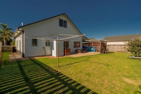Photo of property in 17 Endeavour Close, Whitianga, 3510