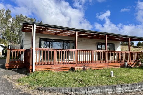 Photo of property in 133 Codlin Road, Waiuku, 2682