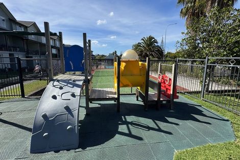 Photo of property in 11 Waihi Way, East Tamaki, Auckland, 2013