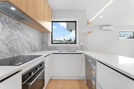 Photo of property in 1/1 Brian Avenue, Forrest Hill, Auckland, 0620