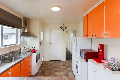 Photo of property in 28 Escort Grove, Awapuni, Palmerston North, 4412