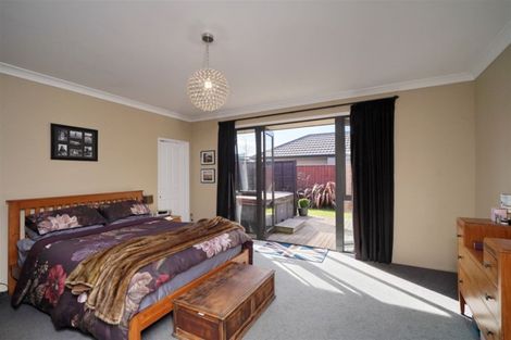 Photo of property in 11 Mcmahon Drive, Aidanfield, Christchurch, 8025