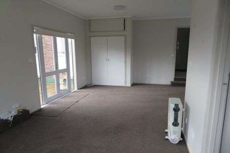 Photo of property in 16 Chipping Dale, Mangere Bridge, Auckland, 2022