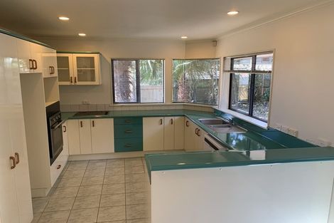 Photo of property in 1/40 Jane Eyre Drive, Somerville, Auckland, 2014