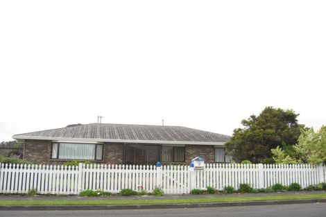 Photo of property in 9 Dixon Street, Oakura, 4314