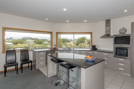 Photo of property in 103 Rua Avenue, Waitarere Beach, Levin, 5510