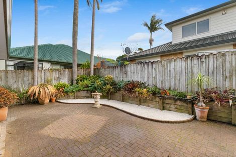 Photo of property in 5 Pat O'connor Place, Manurewa, Auckland, 2105