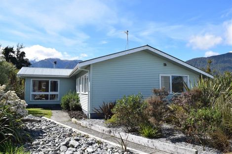Photo of property in 11 Roberts Street, Whataroa, 7886