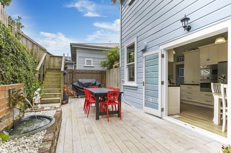 Photo of property in 13 Paisley Terrace, Karori, Wellington, 6012