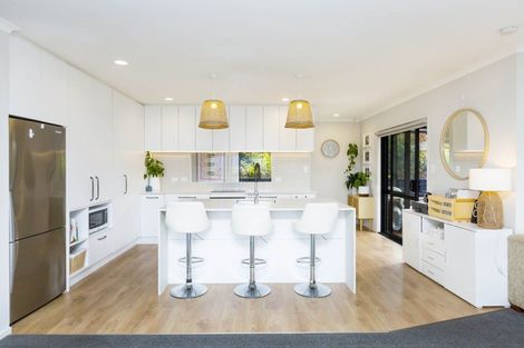 Photo of property in 23 Percy Kinsman Crescent, Riverstone Terraces, Upper Hutt, 5018