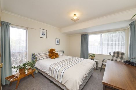 Photo of property in 14 Fraser Court, Roslyn, Palmerston North, 4414