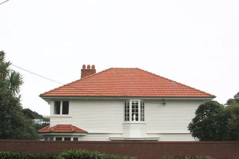 Photo of property in 10 Woodmancote Road, Khandallah, Wellington, 6035