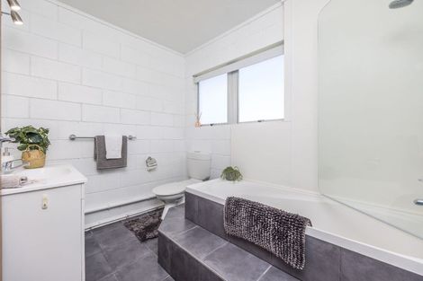 Photo of property in 5/19a Verbena Road, Birkdale, Auckland, 0626