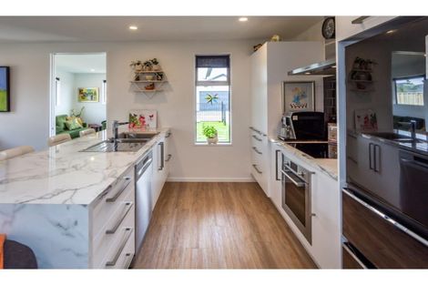 Photo of property in 56 Gillman Place, Pegasus, 7612