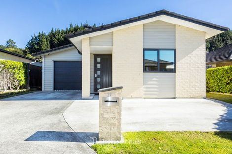 Photo of property in 27 Somerby Mews, Silverstream, Upper Hutt, 5019