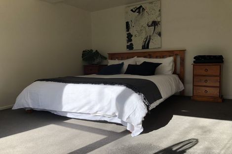 Photo of property in 34 Sandown Road, Rothesay Bay, Auckland, 0630